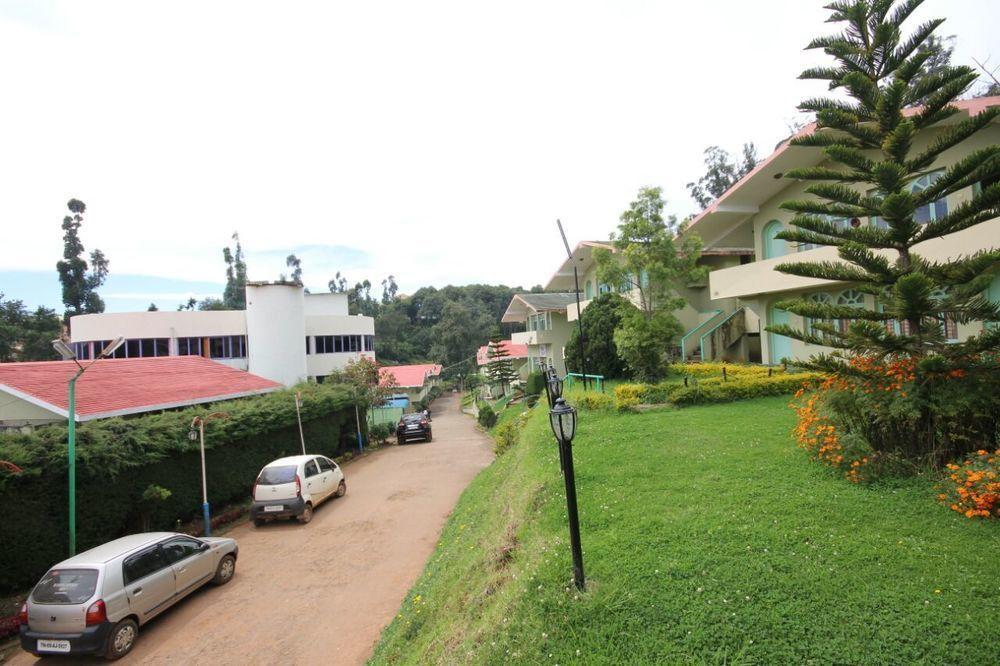 La Flora Amberley Resort, Ooty Exterior photo